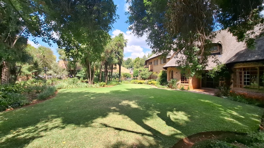 6 Bedroom Property for Sale in Mooivallei Park North West